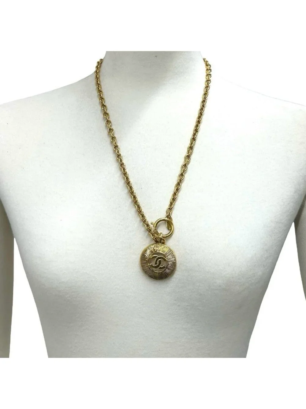 Chanel Vintage CC Logo Motif Chain Pendant Gold